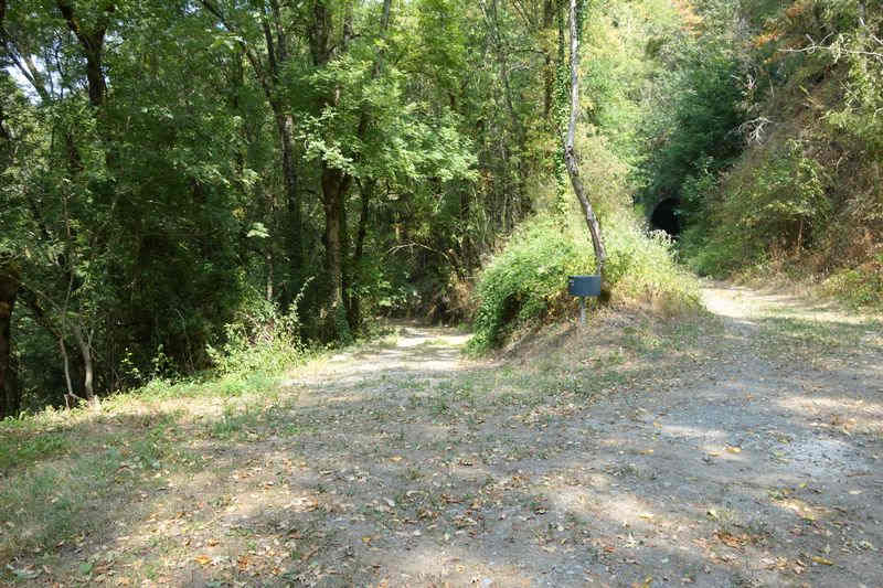 Halte de Lacrouzette-Provinqui&egrave;res