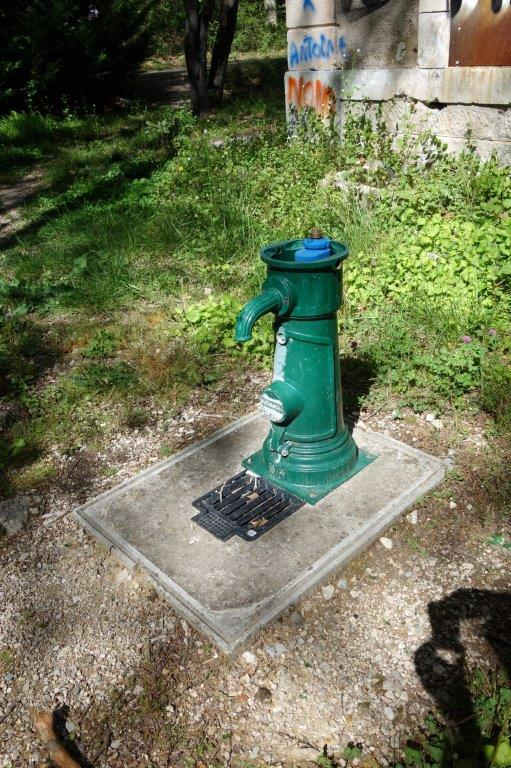 Agrandir l'image Fontaine de la gare de Saignon