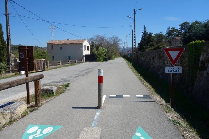 Agrandir l'image De la halte d'Apt-Madeleine à la gare de Saignon