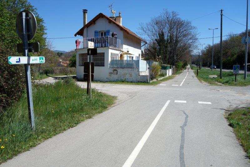 Agrandir l'image De la halte d'Apt-Madeleine à la gare de Saignon
