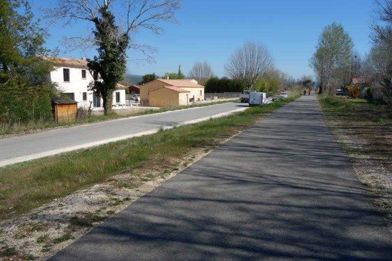 Agrandir l'image De la gare de Robion à la gare de Maubec
