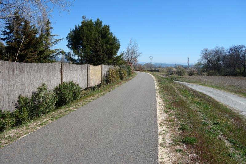 Agrandir l'image De la gare de Robion à la gare de Maubec