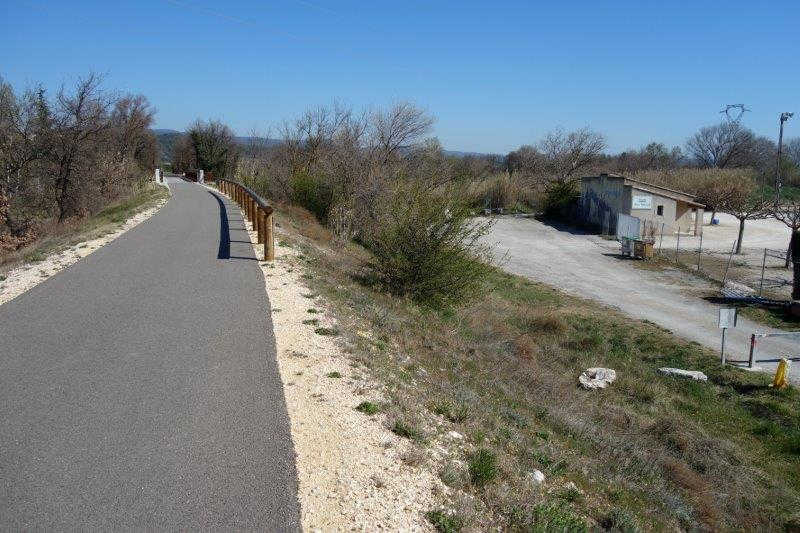 Agrandir l'image De la gare de Robion à la gare de Maubec