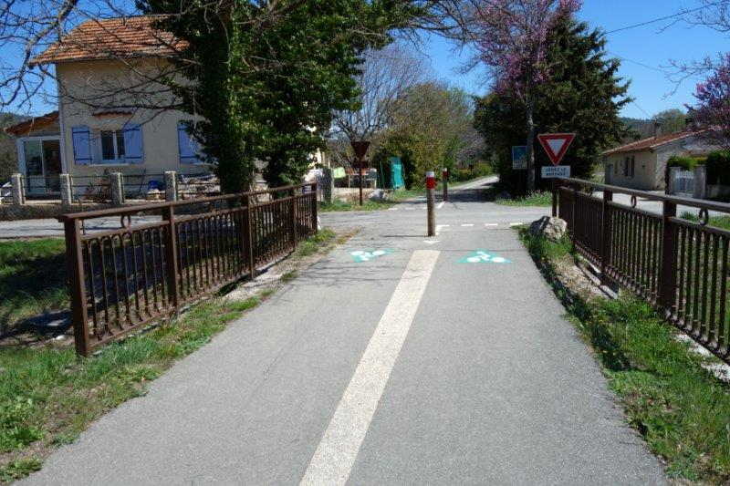 Agrandir l'image De la halte d'Apt-Madeleine à la gare de Saignon