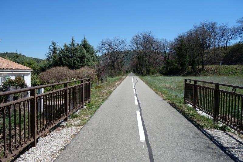 Agrandir l'image De la halte d'Apt-Madeleine à la gare de Saignon