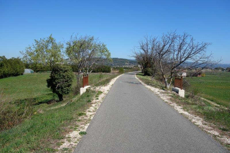 Agrandir l'image De la gare de Robion à la gare de Maubec