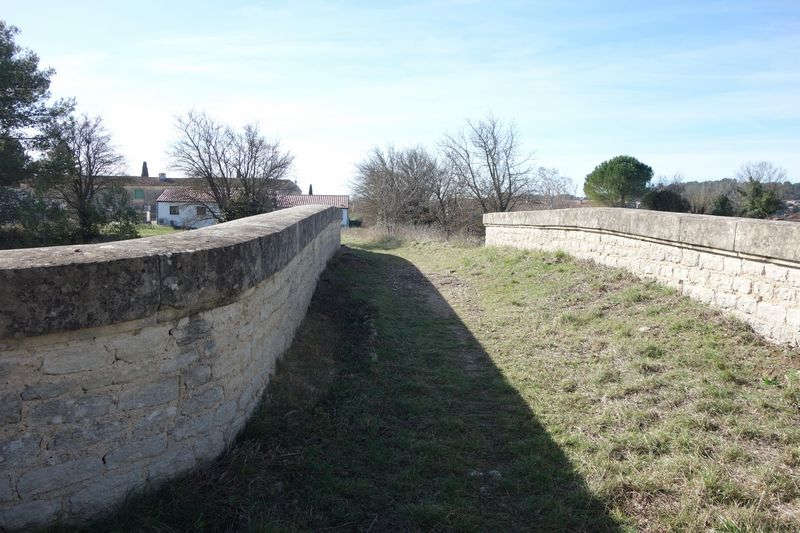 De la gare de Sommires  la halte de Salinelles