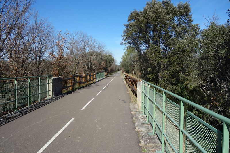 De la gare de Sommires  la halte de Salinelles