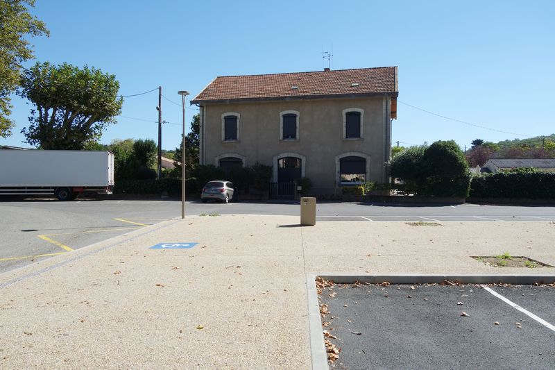 Agrandir l'image Place de la gare de Belvèze-Aude