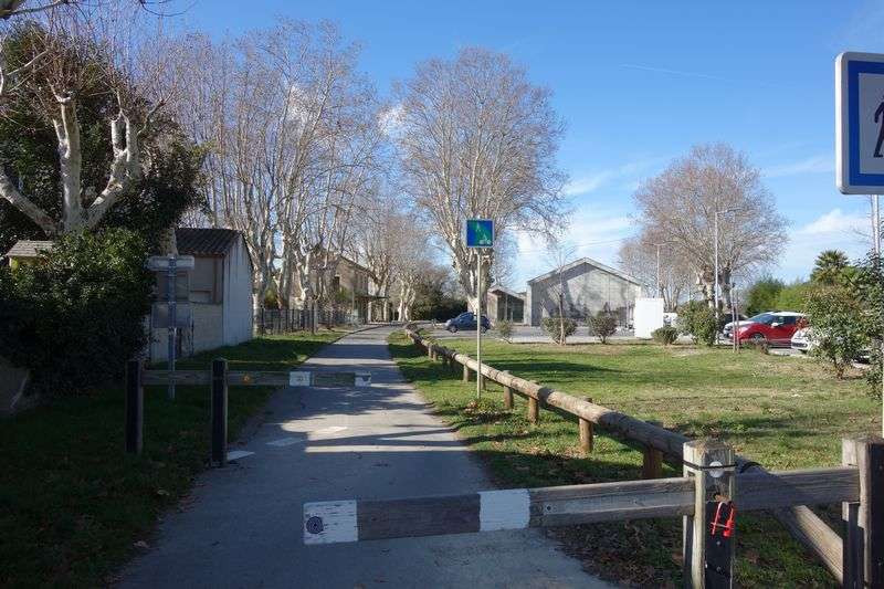 De la gare de Caveurac  la gare de Langlade