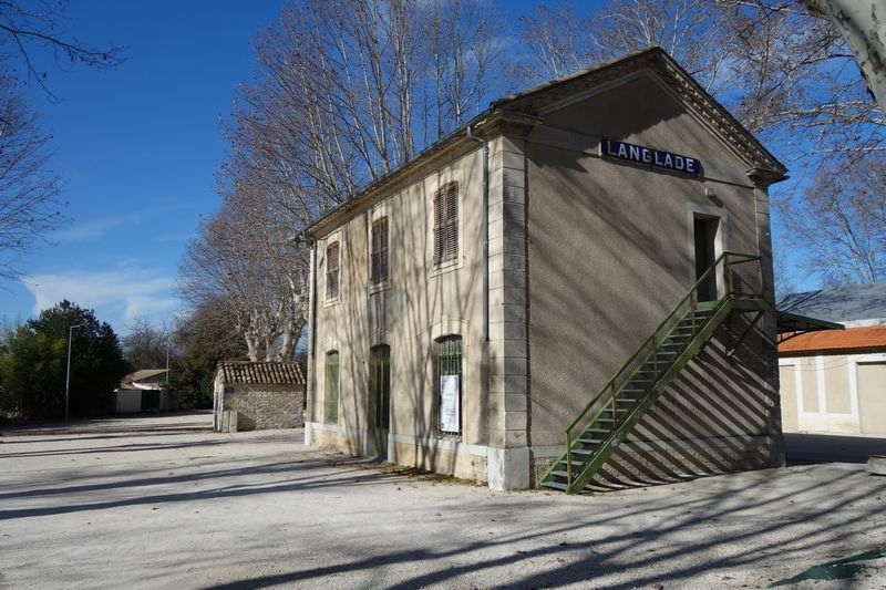 De la gare de Caveurac  la gare de Langlade