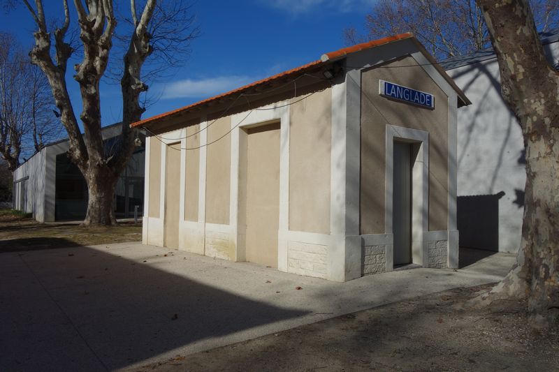 Abri de quai de la gare de Langlade